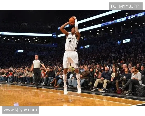 马尚布鲁克斯的篮球之路与职业生涯的辉煌成就与挑战解析